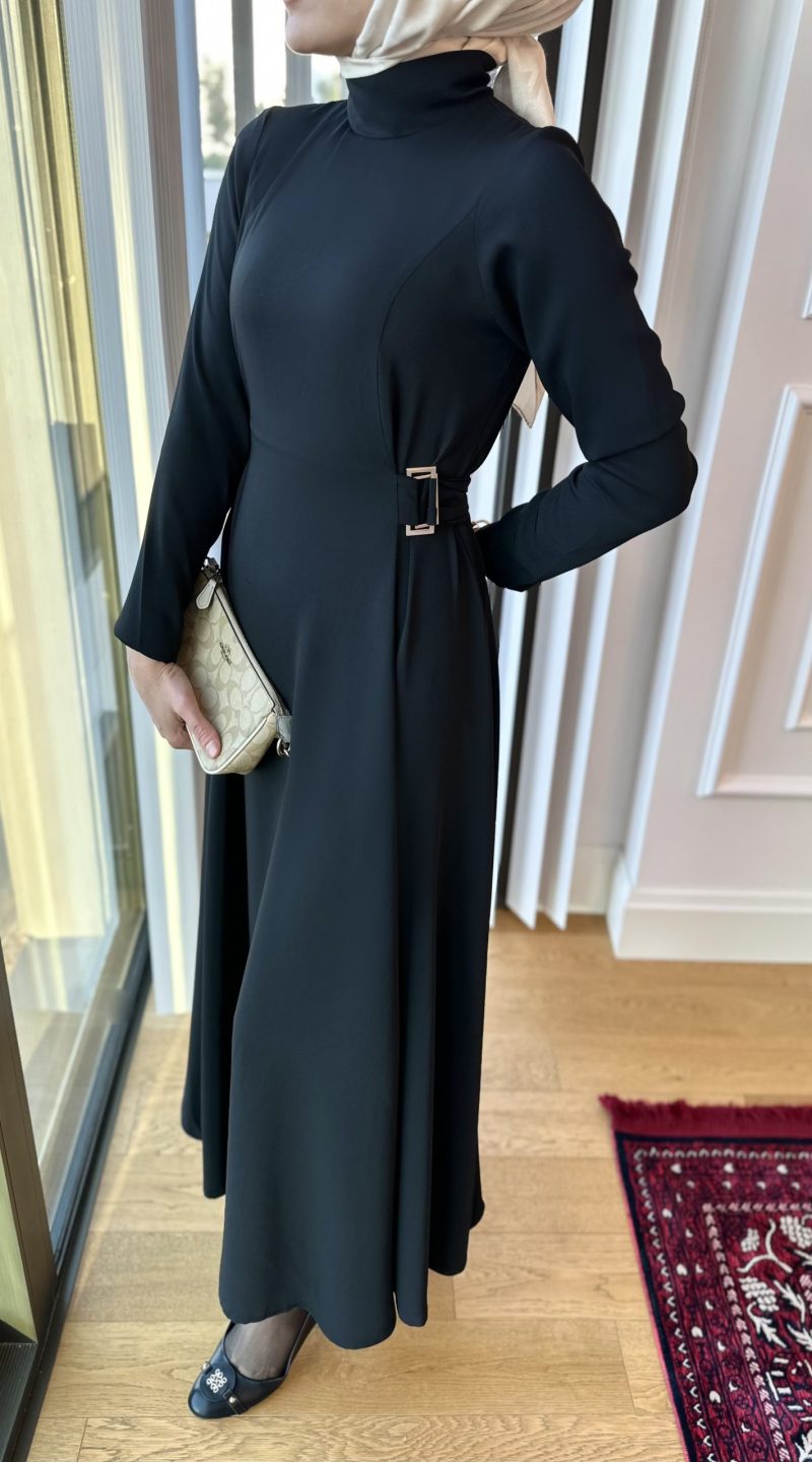 Soiree -Siyah Tokalı Elbise